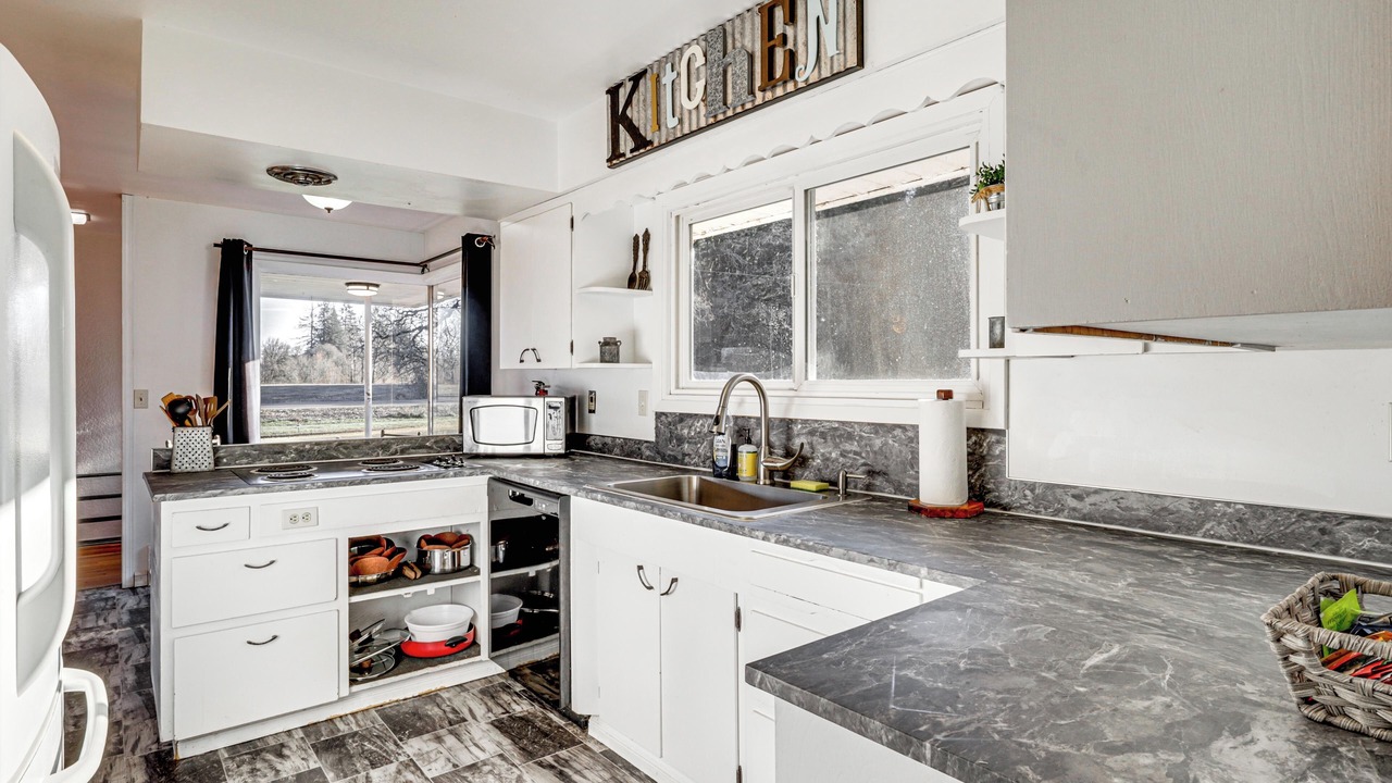 Photo of Others in Albany