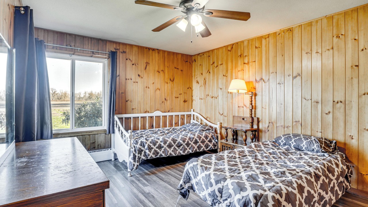 Photo of Others in Albany