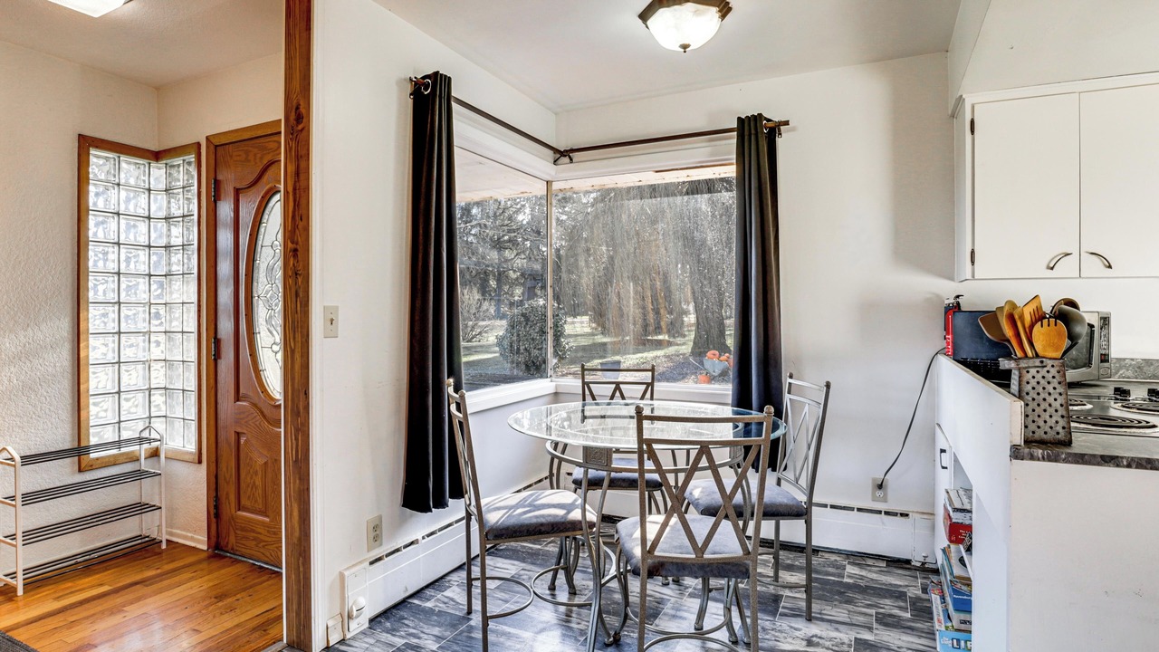 Photo of Others in Albany