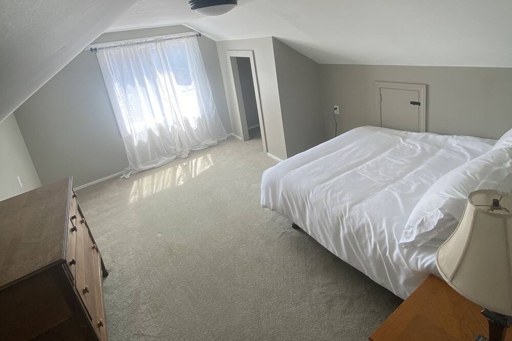 Photo of Bedroom in Point Edward