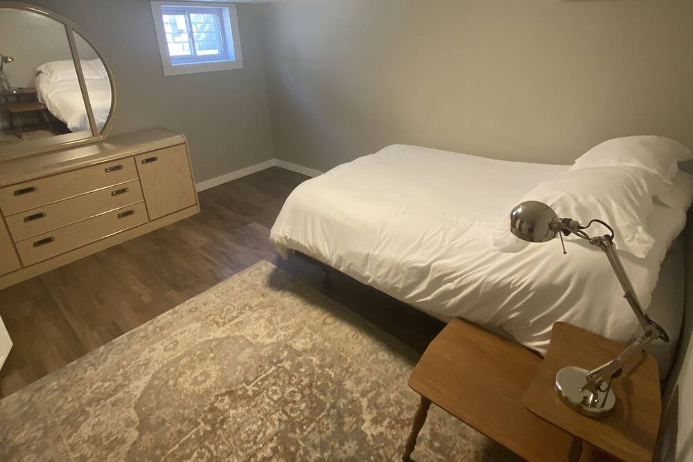 Photo of Bedroom in Point Edward