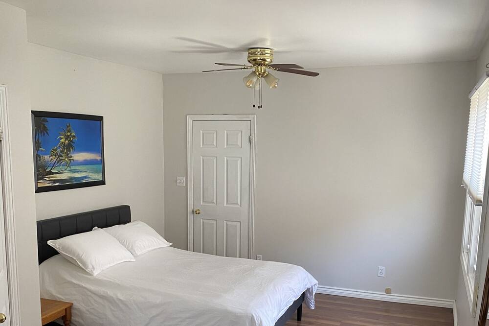 Photo of Bedroom in Point Edward