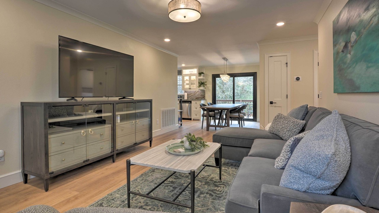 Photo of Livingroom in Downtown