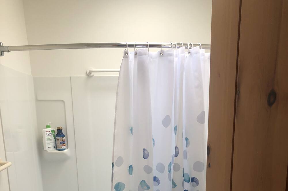 Photo of Bathroom in Surfside