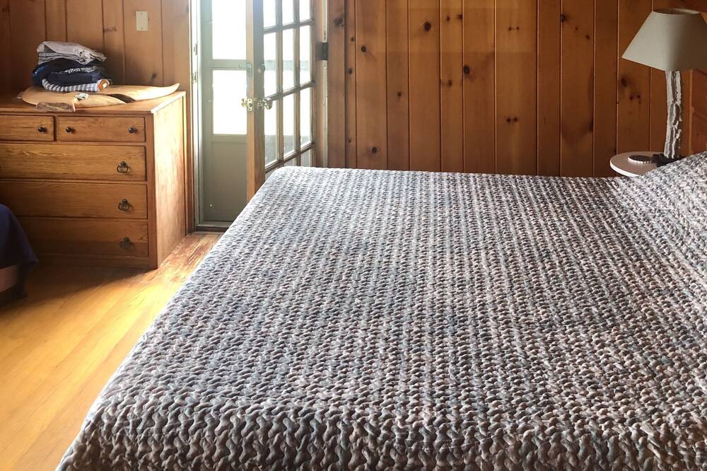 Photo of Bedroom in Surfside