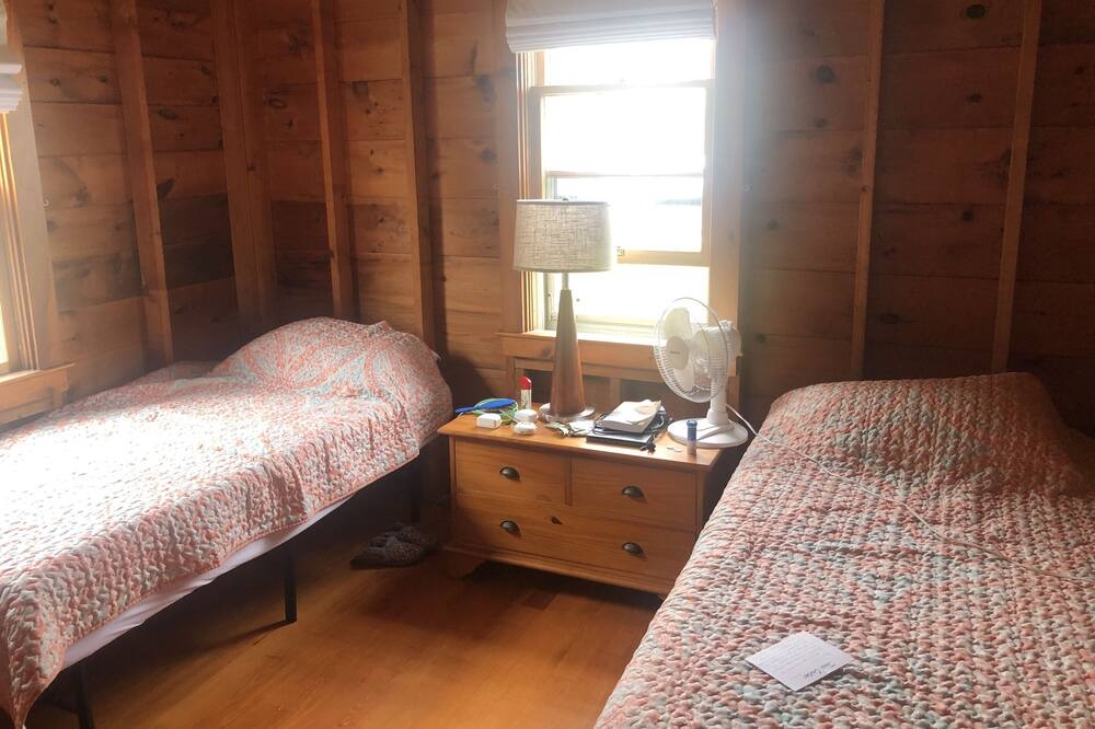 Photo of Bedroom in Surfside