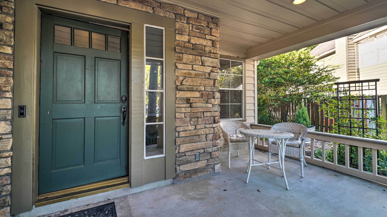 Photo of Patio Balcony in Alden Bridge