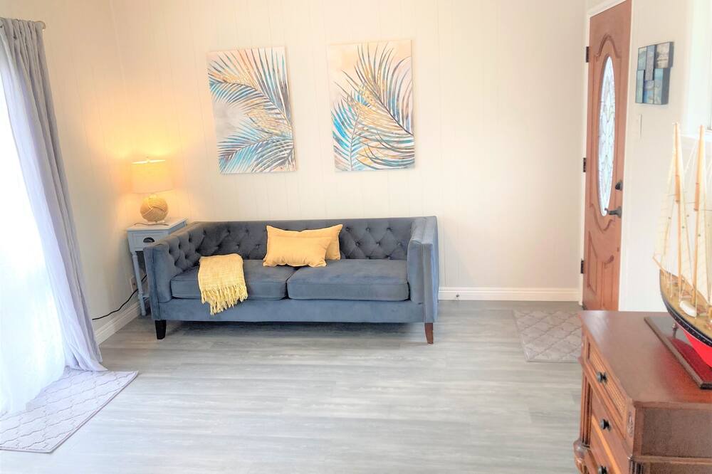 Photo of Livingroom in Los Altos