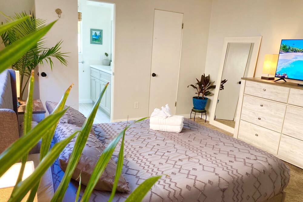 Photo of Bedroom in Los Altos