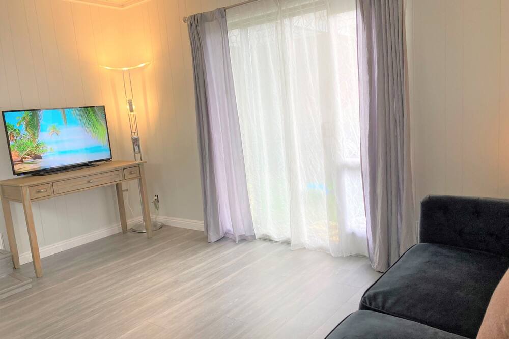 Photo of Livingroom in Los Altos