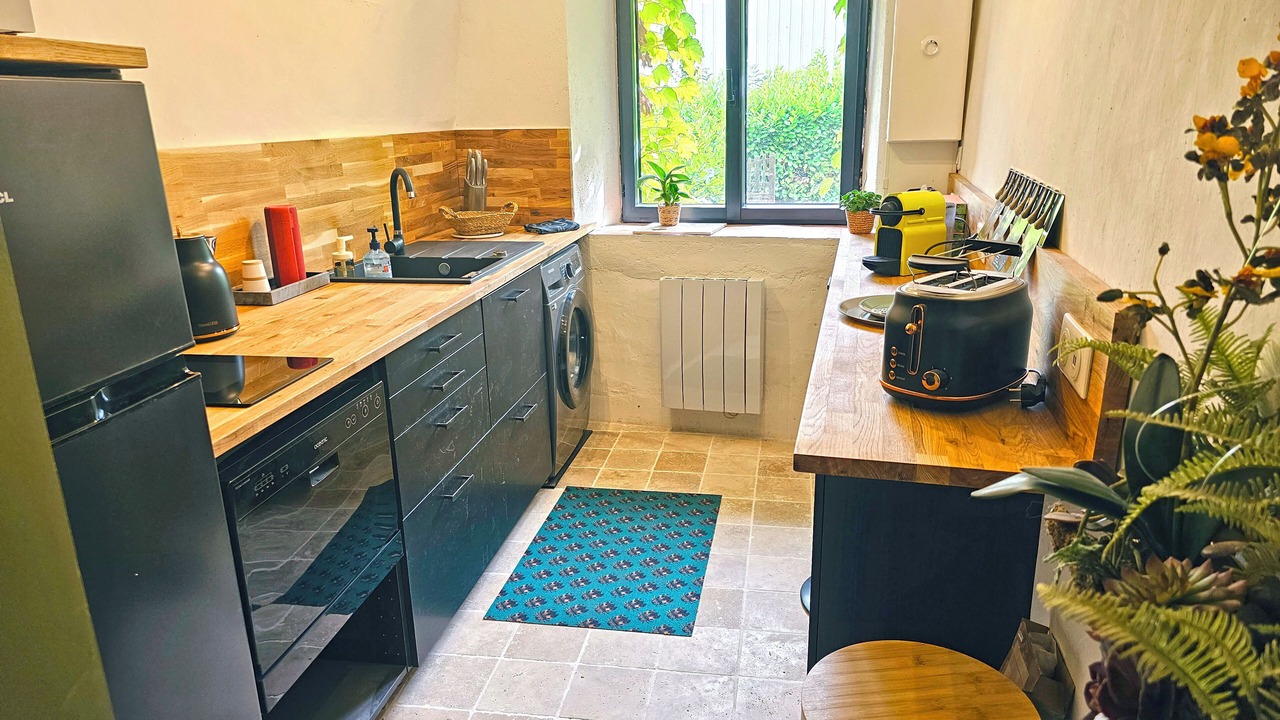 Photo of Kitchen in Beaumont-Pied-de-Boeuf
