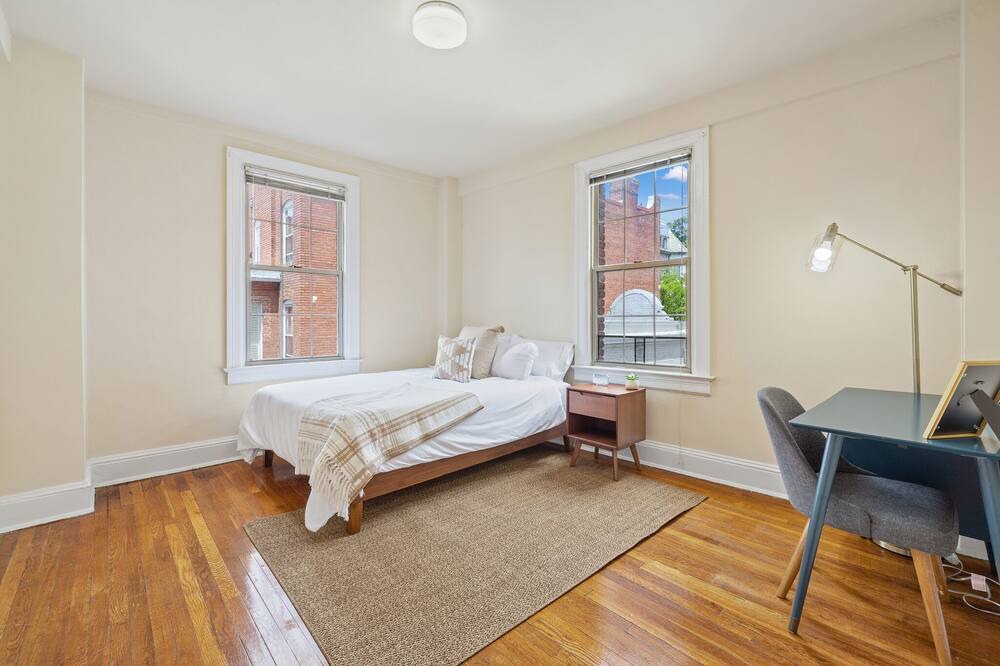 Photo of Bedroom in Embassy Row