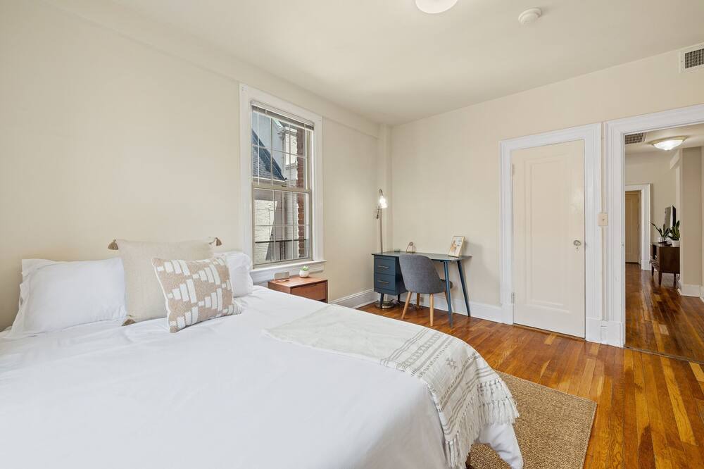 Photo of Bedroom in Embassy Row