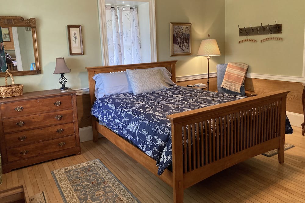 Photo of Bedroom in Center Harbor