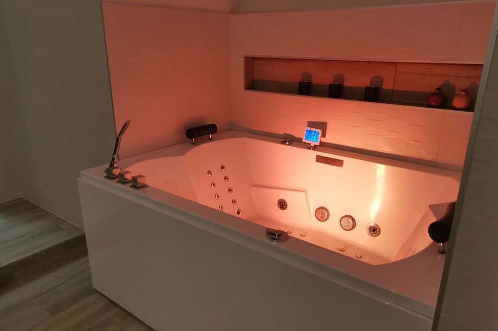 Photo of Others in Lynde