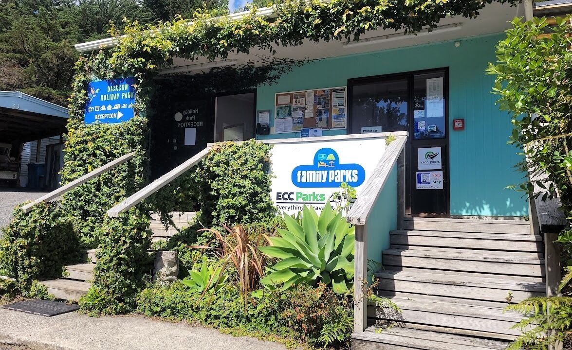 Photo of Others in Thames