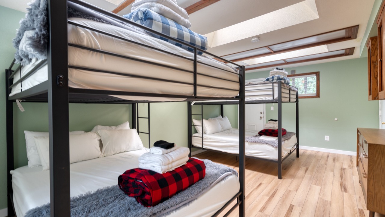 Photo of Others in Zigzag