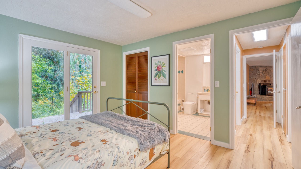 Photo of Others in Zigzag