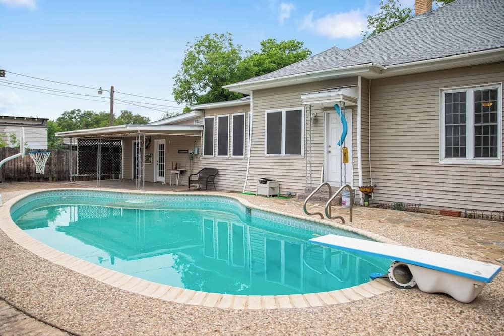 Photo of Outdoor in Brady