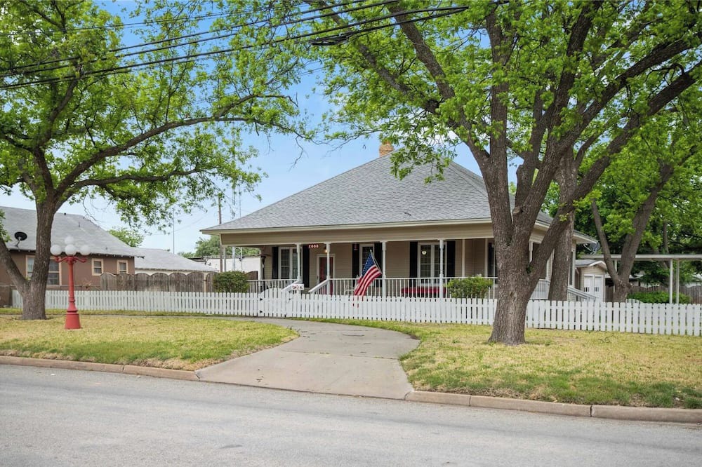Photo of Outdoor in Brady