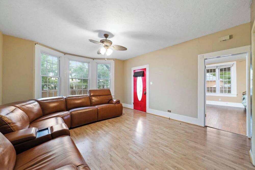 Photo of Livingroom in Brady