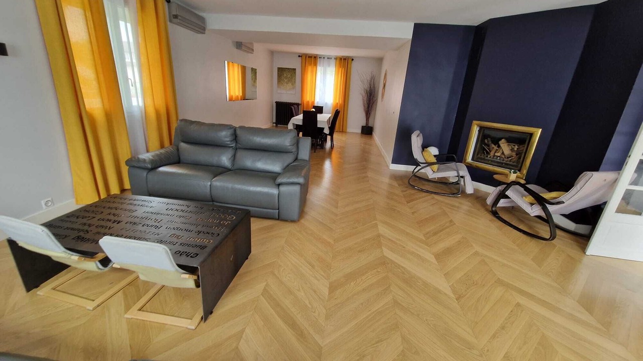 Photo of Livingroom in Clamart