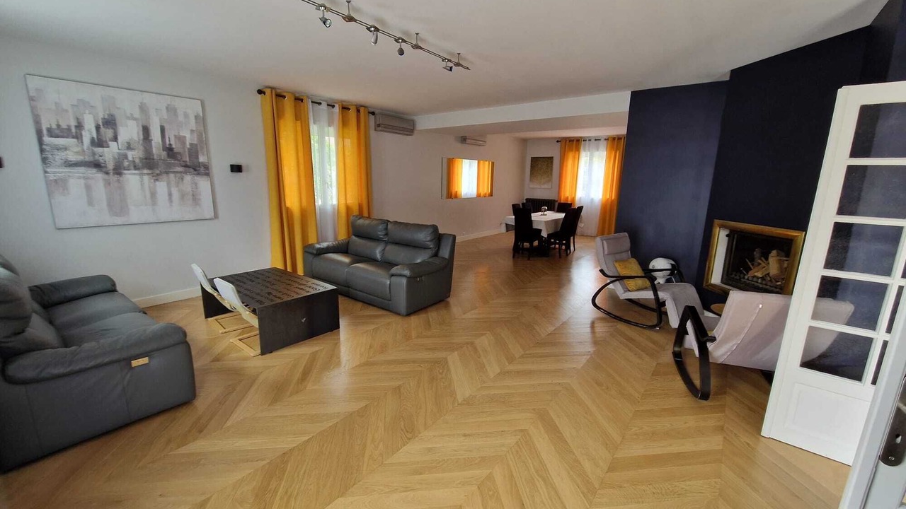 Photo of Livingroom in Clamart