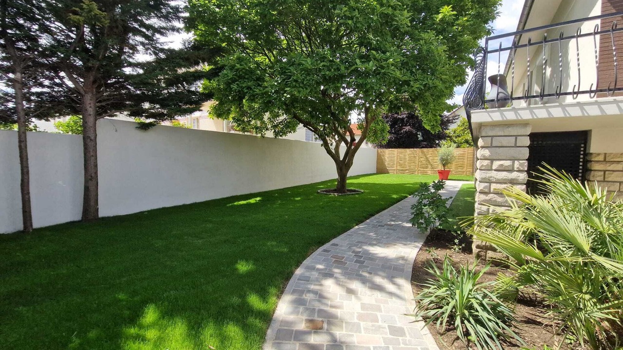 Photo of Outdoor in Clamart