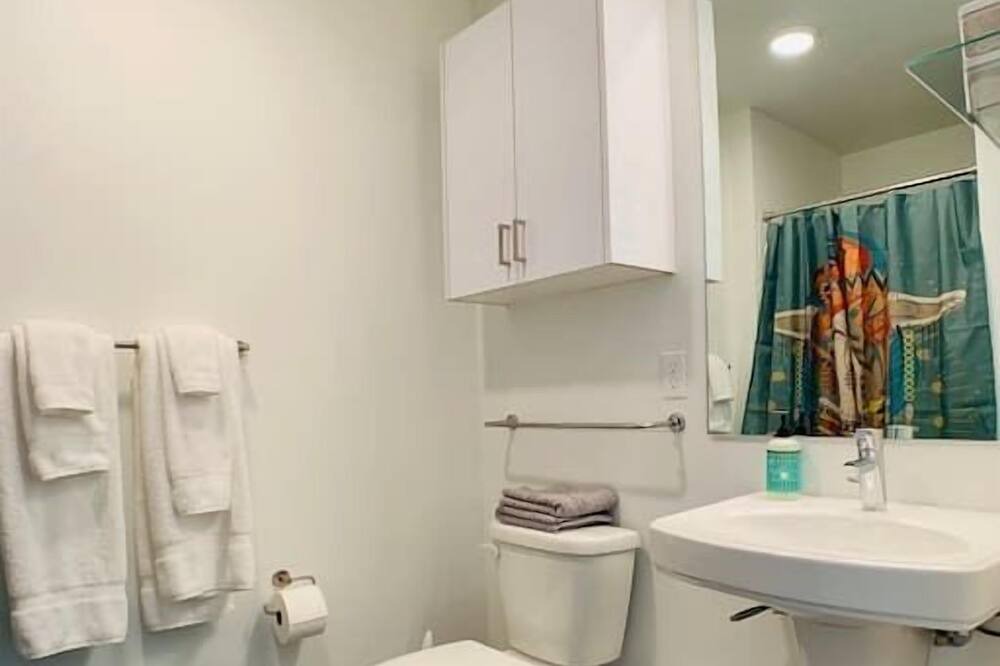 Photo of Bathroom in Roosevelt