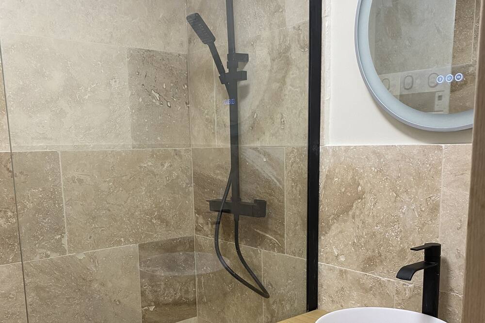 Photo of Bathroom in Houlle
