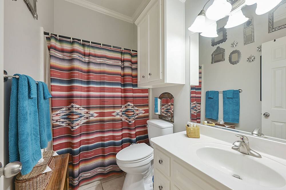Photo of Bathroom in Pebble Creek