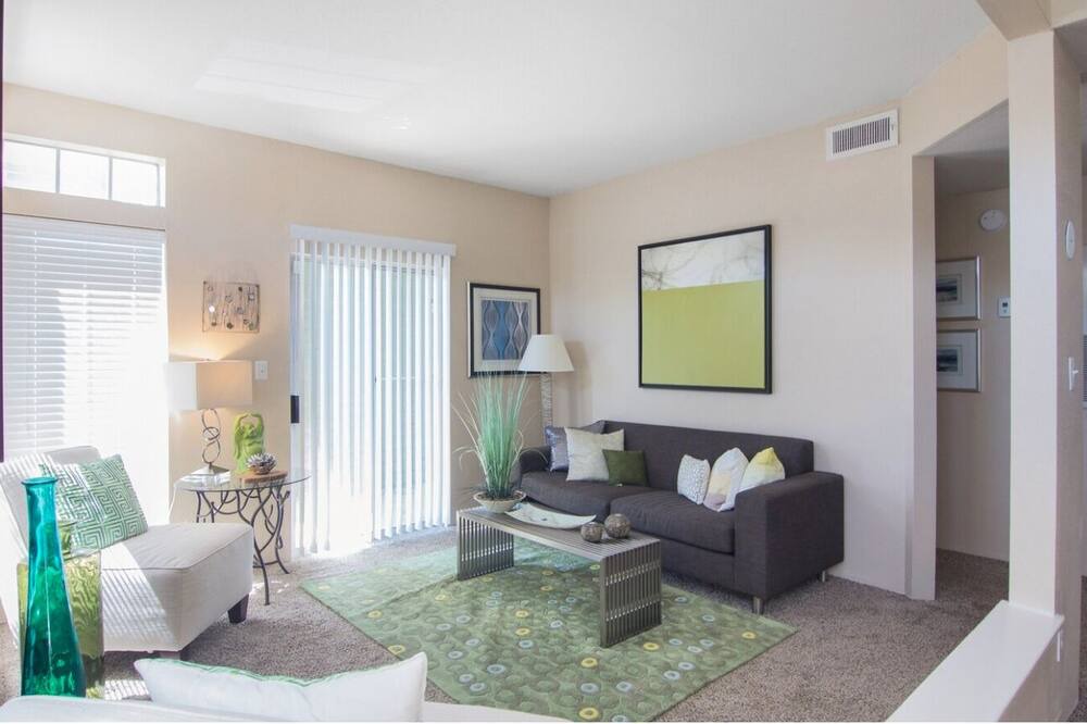 Photo of Livingroom in Woodlawn