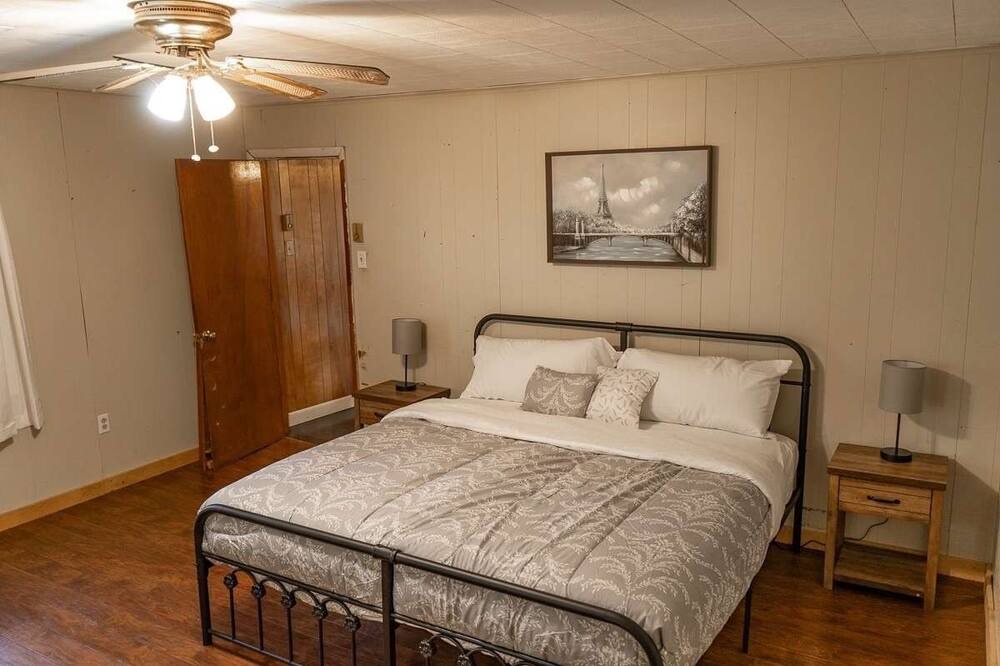 Photo of Bedroom in Hiawatha