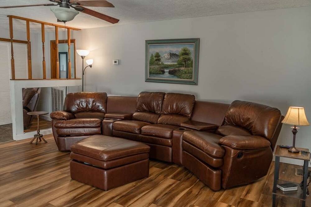 Photo of Livingroom in Hiawatha