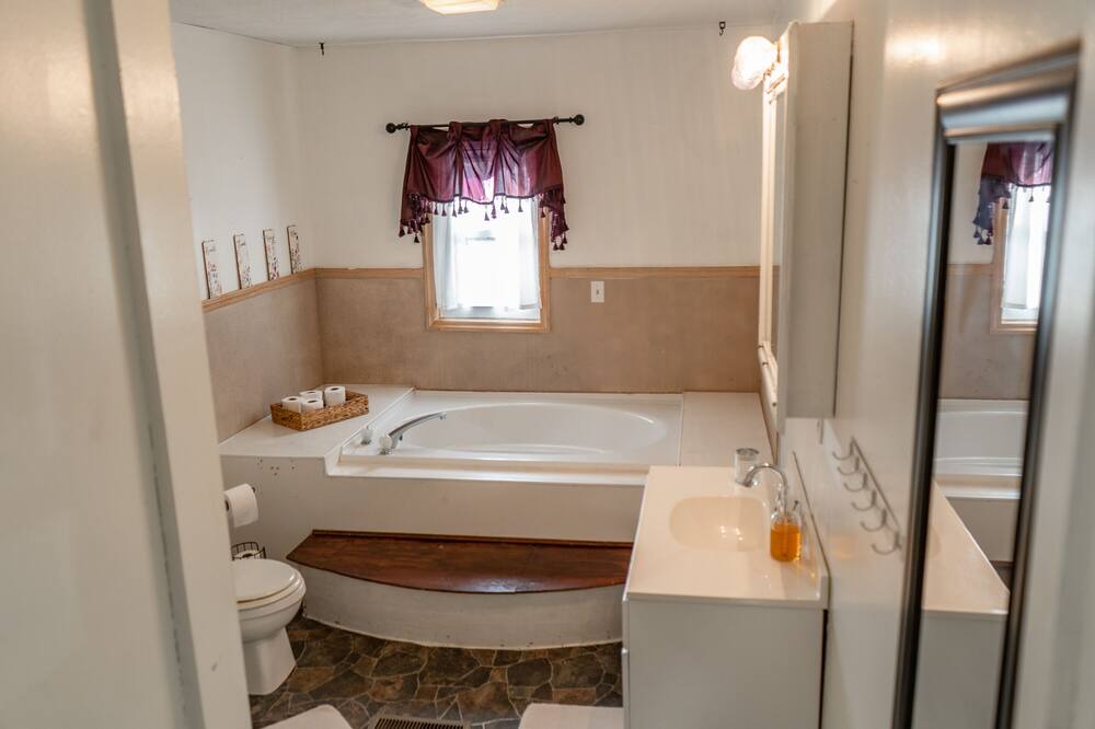 Photo of Bathroom in Hiawatha