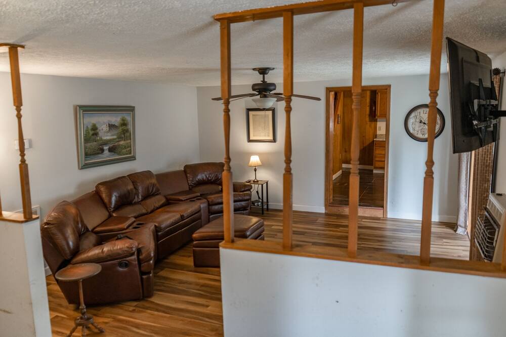 Photo of Livingroom in Hiawatha