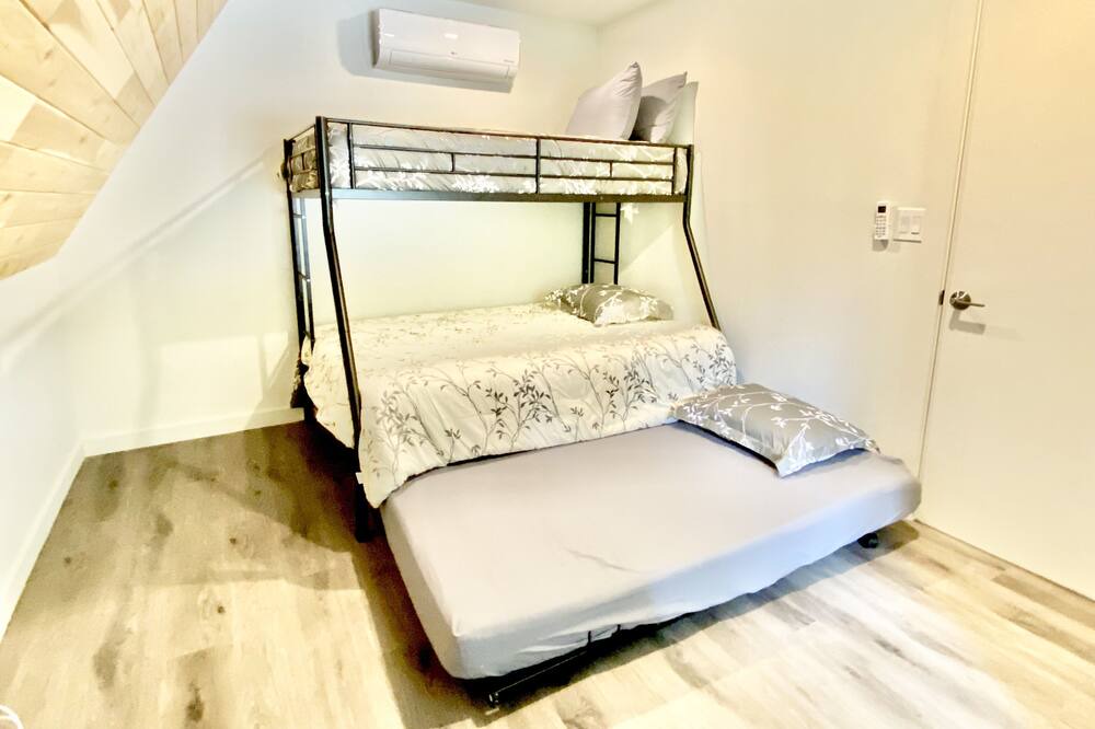 Photo of Bedroom in Malakoff