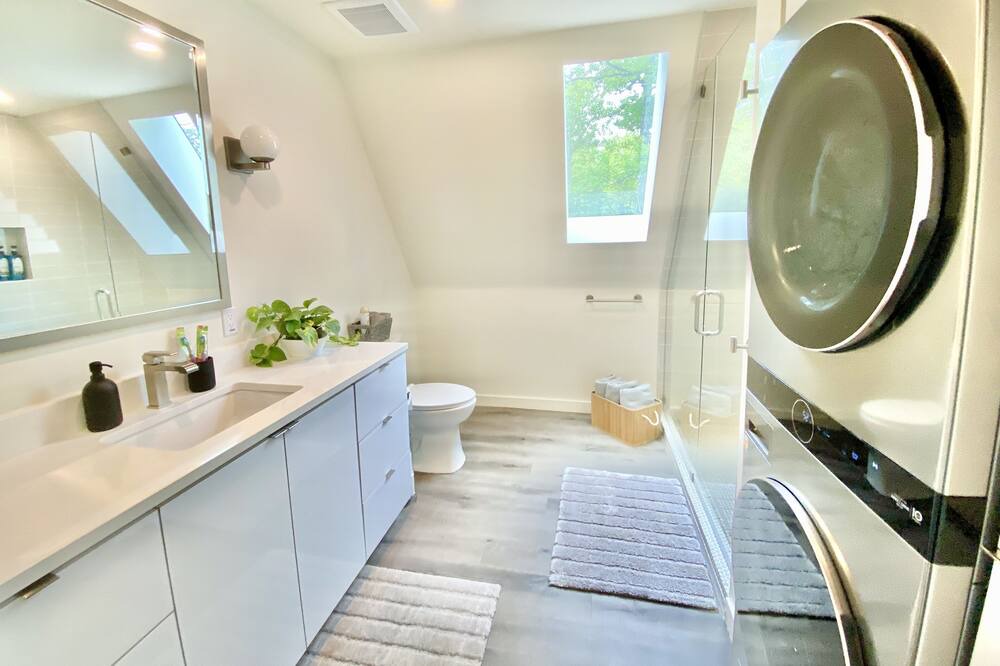 Photo of Bathroom in Malakoff