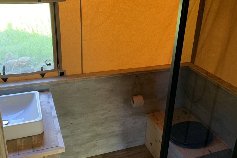 Photo of Bathroom in Portes