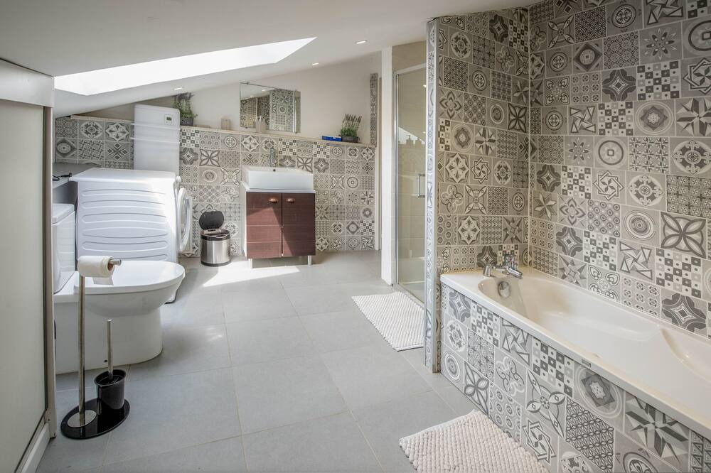Photo of Bathroom in Saux-et-Pomarede