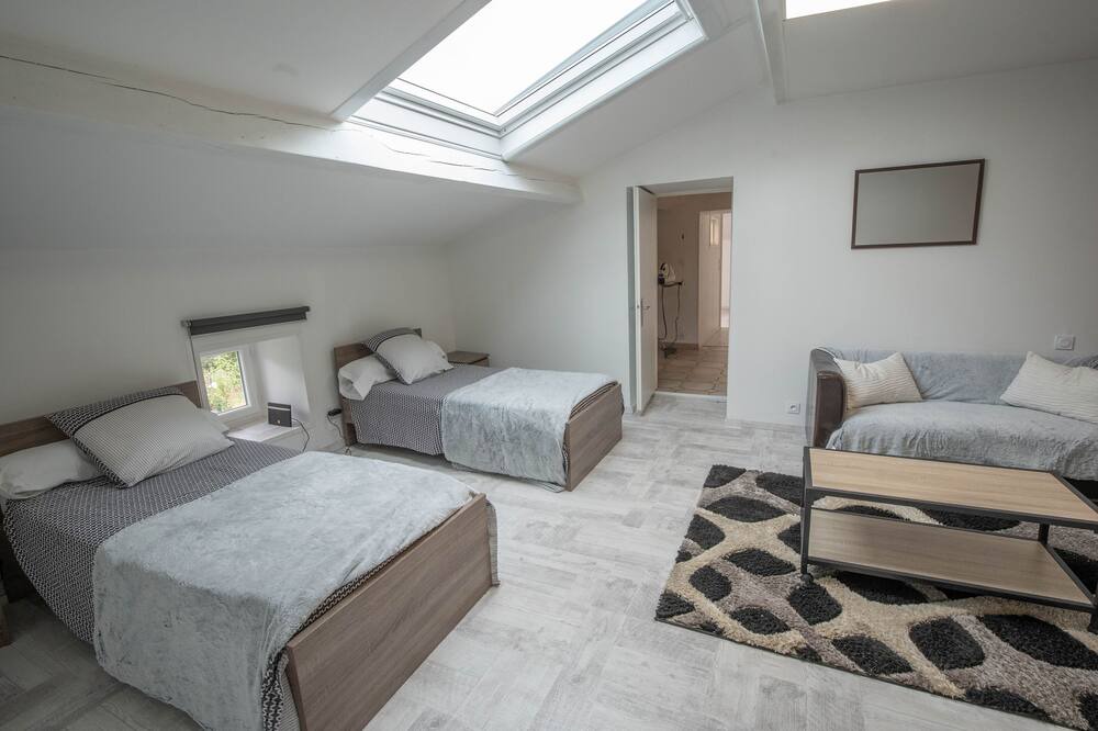 Photo of Bedroom in Saux-et-Pomarede