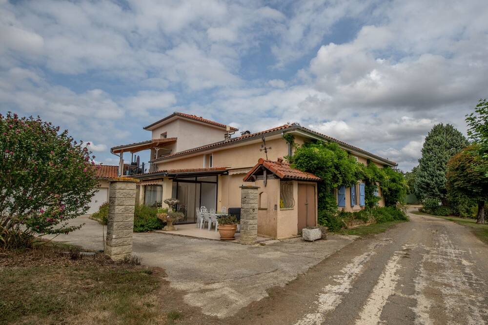 Photo of Outdoor in Saux-et-Pomarede