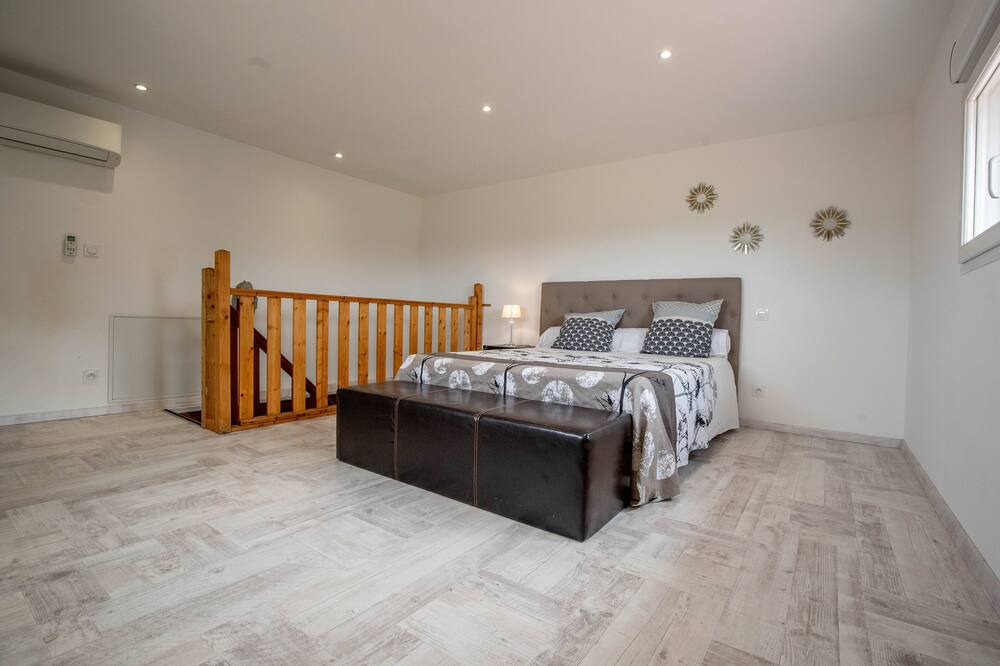 Photo of Bedroom in Saux-et-Pomarede