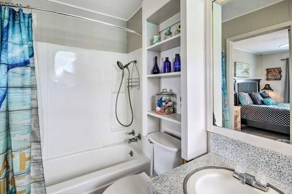 Photo of Bathroom in Surfside Beach