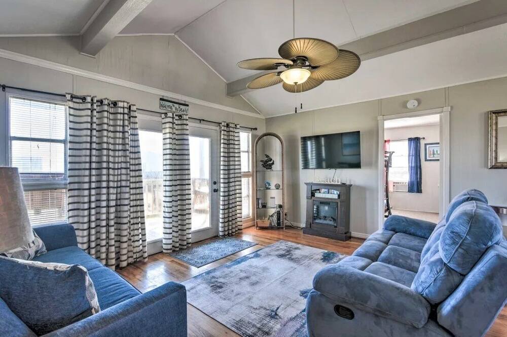 Photo of Livingroom in Surfside Beach