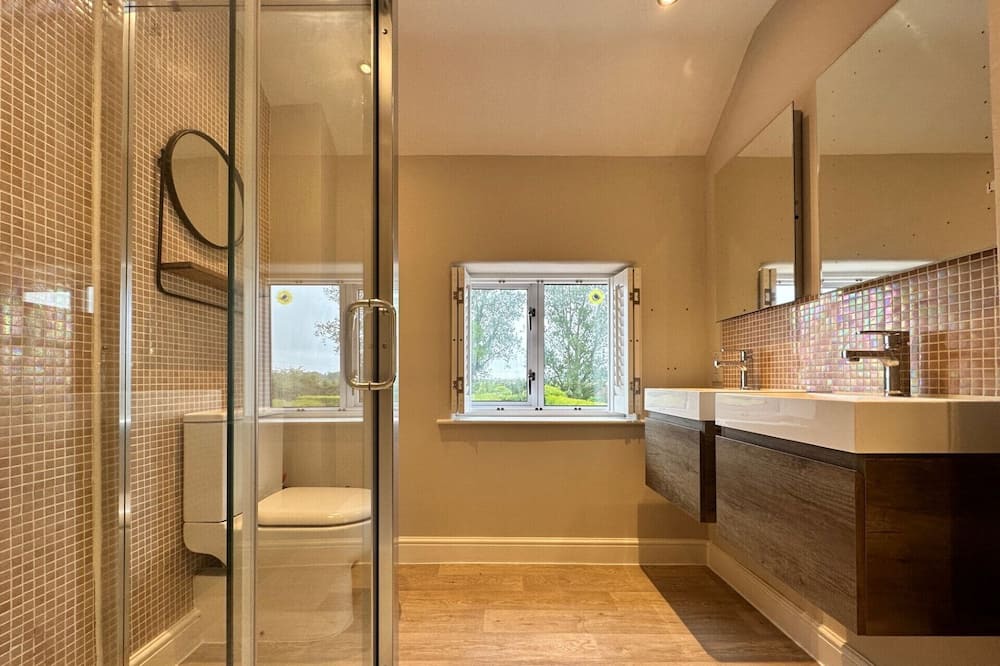 Photo of Bathroom in Deepdale