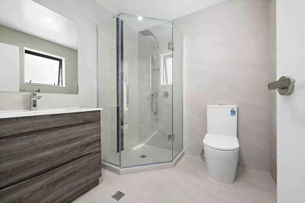 Photo of Bathroom in Otahuhu