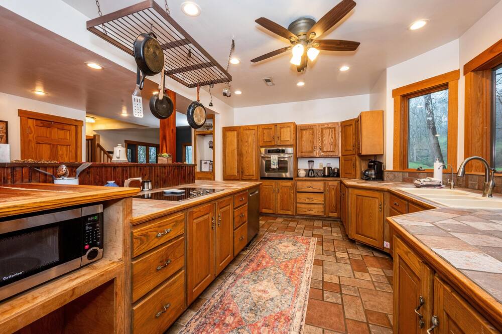 Photo of Kitchen in Gnaw Bone