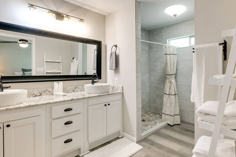 Photo of Bathroom in Cape Royale