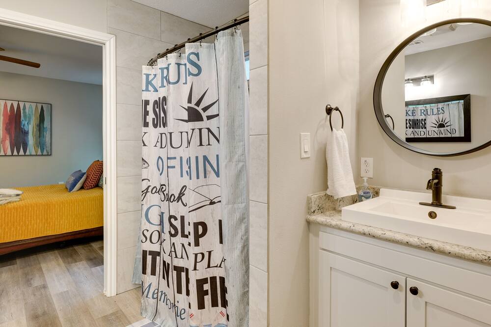 Photo of Bathroom in Cape Royale